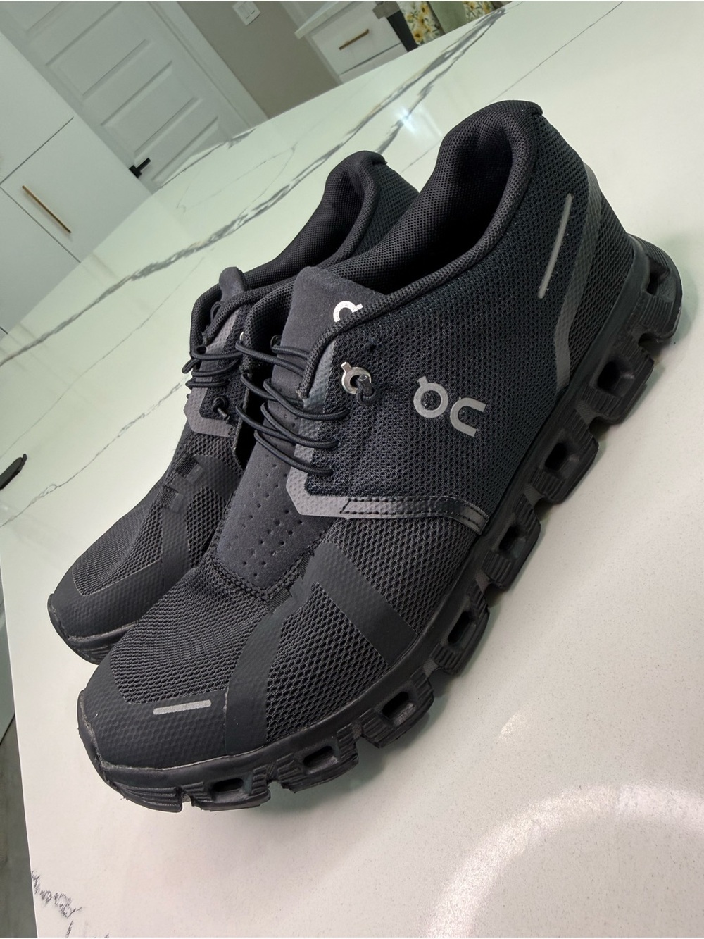 On Running Cloud 5 Triple Black Men's 8 Athletic Shoes